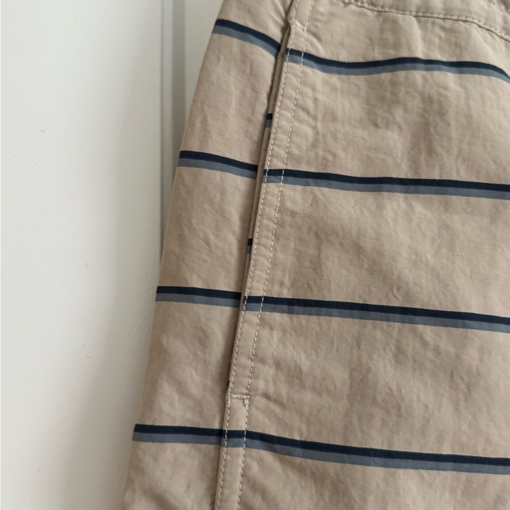 Patagonia Tan and Black Board Shorts Lightweight Swimwear - Picture 3 of 6